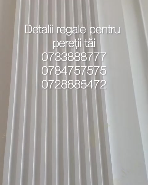 Coloană canelată din poliuretan cu bază decorativă vizibilă