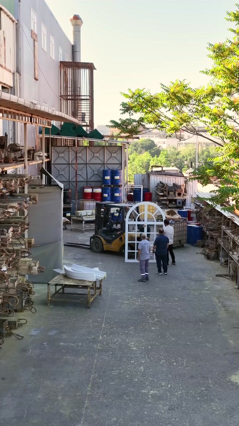 Tehnologie CNC și profile decorative premium pentru fațade unice