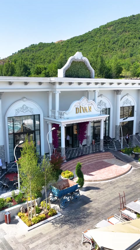 Salonul de nunți Divan din Tokat, decorat elegant cu poliuretan