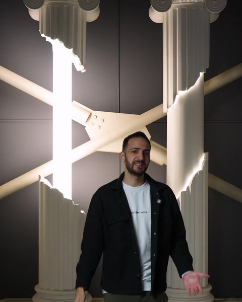 Transformați spațiul într-o operă de artă cu coloanele noastre iluminate cu LED și plexiglas — 0:05