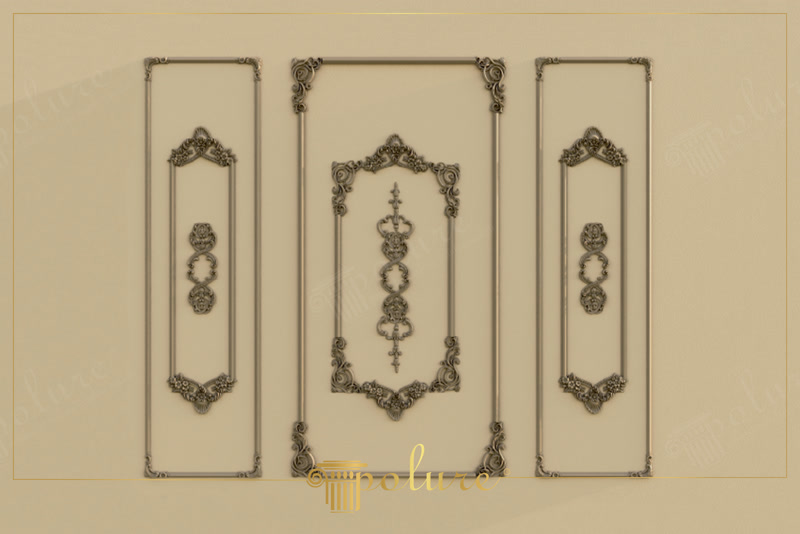Panouri Decorative din Poliuretan pentru Perete Living Profilurile decorative din poliuretan sunt elemente arhitecturale moderne folosite pentru structurarea spațiului pe pereții interiori din locuință. În decorarea livingului nostru, am optat pentru o compoziție simetrică compusă din trei panouri verticale aplicate pe un fundal bej cald. Panoul central de dimensiuni mai mari este accentuat de o ramă interioară sculptată și ornamente florale centrale, în timp ce panourile laterale mai înguste echilibrează întregul ansamblu. Polimerul poliuretanic cu o densitate medie de 150-220 kg/m³ (țintă ~160 kg/m³) asigură o rezistență excelentă la impact și detalii vizuale extrem de clare. Această abordare transformă suprafața plană a peretelui într-un fundal decorativ plăcut și primitor pentru activitățile zilnice de familie.
Construcția geometrică a ramelor folosește șipca din poliuretan P85002 în combinație cu elementele de colț P85002C și bagheta decorativă P85008. În interiorul cadrelor, am integrat piese ornamentale speciale precum P8088B, P8088C, P8088D, P8088E, precum și colțarele P8048L și P8048R. Materialul poliuretanic are un coeficient de absorbție a apei de sub 0.5% și rezistă fără probleme la variații de temperatură între -100 °C / +80 °C. Datorită acestor proprietăți tehnice, ornamentele nu se fisurează și își păstrează forma impecabilă în timp, fiind soluția ideală pentru crearea unui spațiu de locuit primitor.
Aplicarea acestor profile pe perete este un proces curat și accesibil, perfect pentru proiecte de recondiționare a locuinței. Fiecare element se lipește ușor pe perete folosind un adeziv acrilic special pentru poliuretan, iar îmbinările se finisează cu un chit fin și hârtie abrazivă de granulație 220. După pregătire, întreaga suprafață a fost vopsită în două straturi cu o vopsea lavabilă ecologică în aceeași nuanță crem ca peretele. Această tehnică monocoloră evidențiază relieful sculptural și umbrele naturale generate de lumina din cameră, oferind un aspect armonios și relaxant întregului living.
Alegerea unui sistem decorativ bazat pe panouri din poliuretan reprezintă o modalitate excelentă de a defini spațiul din zona de zi sau din zona de luat masa. Dimensiunile versatile ale baghetelor permit personalizarea fiecărui panou în funcție de înălțimea tavanului și de dispunerea mobilierului din cameră. În plus, suprafețele netede ale poliuretanului se curăță foarte ușor cu o lavetă umedă, făcând din acest tip de decor o opțiune practică și de durată pentru căminul dumneavoastră.