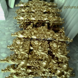 Modele de coroane din poliuretan vopsite auriu