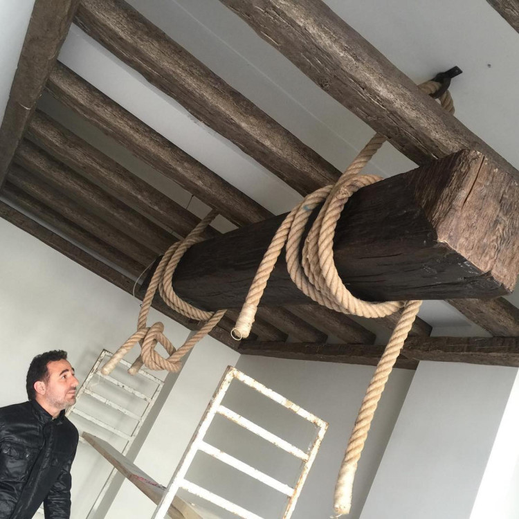 Sugestii de decor rustic Deși rusticul este cunoscut ca dând un aspect de sat în primul sens, el reprezintă naturalețe în decorarea casei.