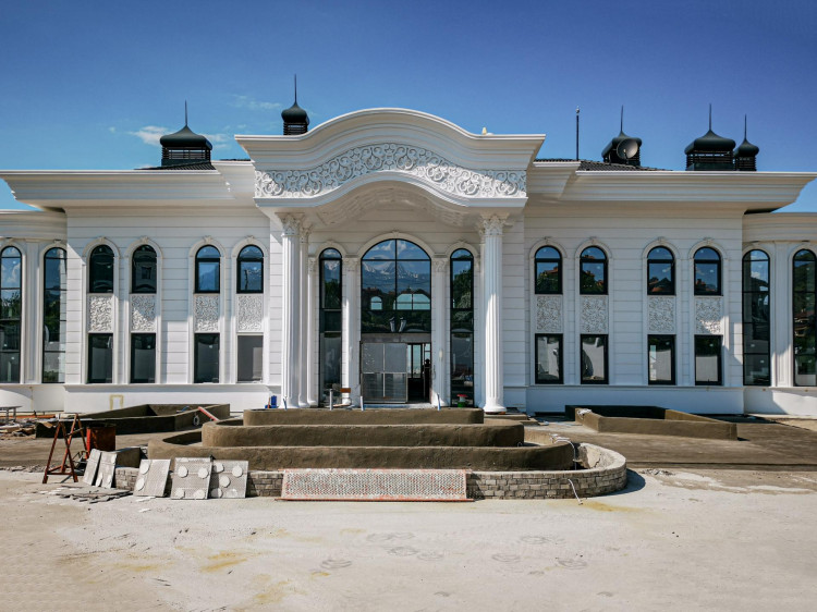 Saray Villa Yalı Konak Decorare exterioara  Realizam decorarea exterioara a cladirilor si structurilor dumneavoastra cu produse de decorare exterioara 3D pentru modele diferite si originale pe exteriorul dumneavoastra.